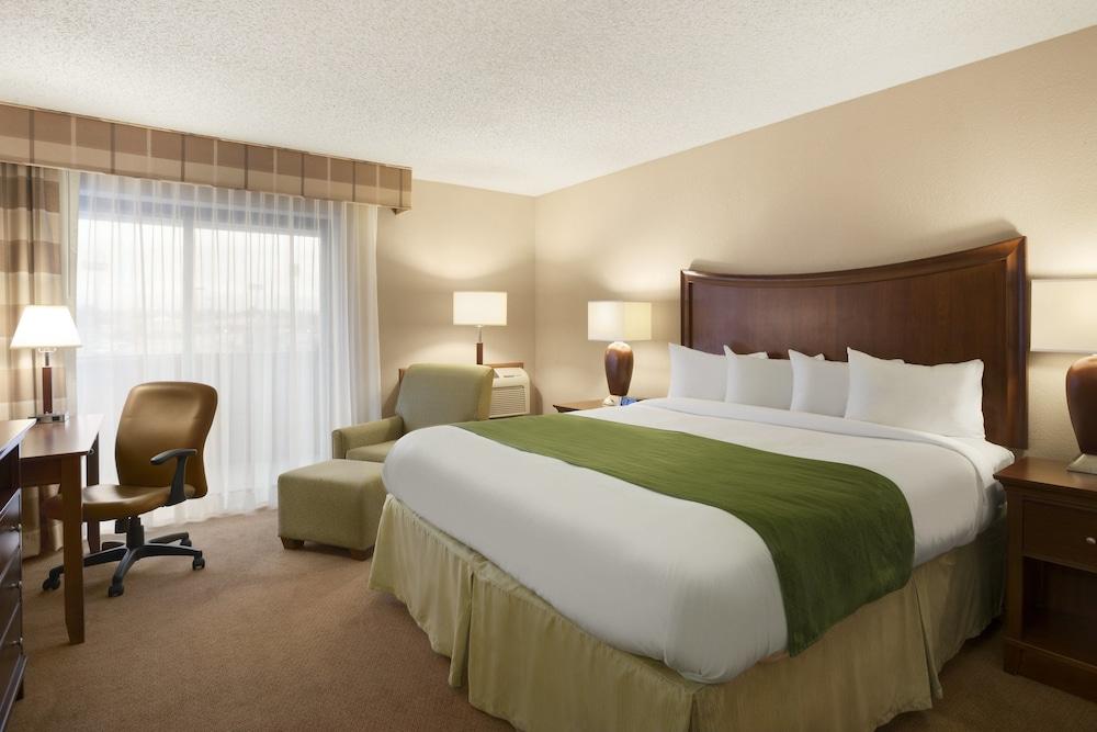 Hotel Wingate By Wyndham Lincoln Airport East Exterior foto